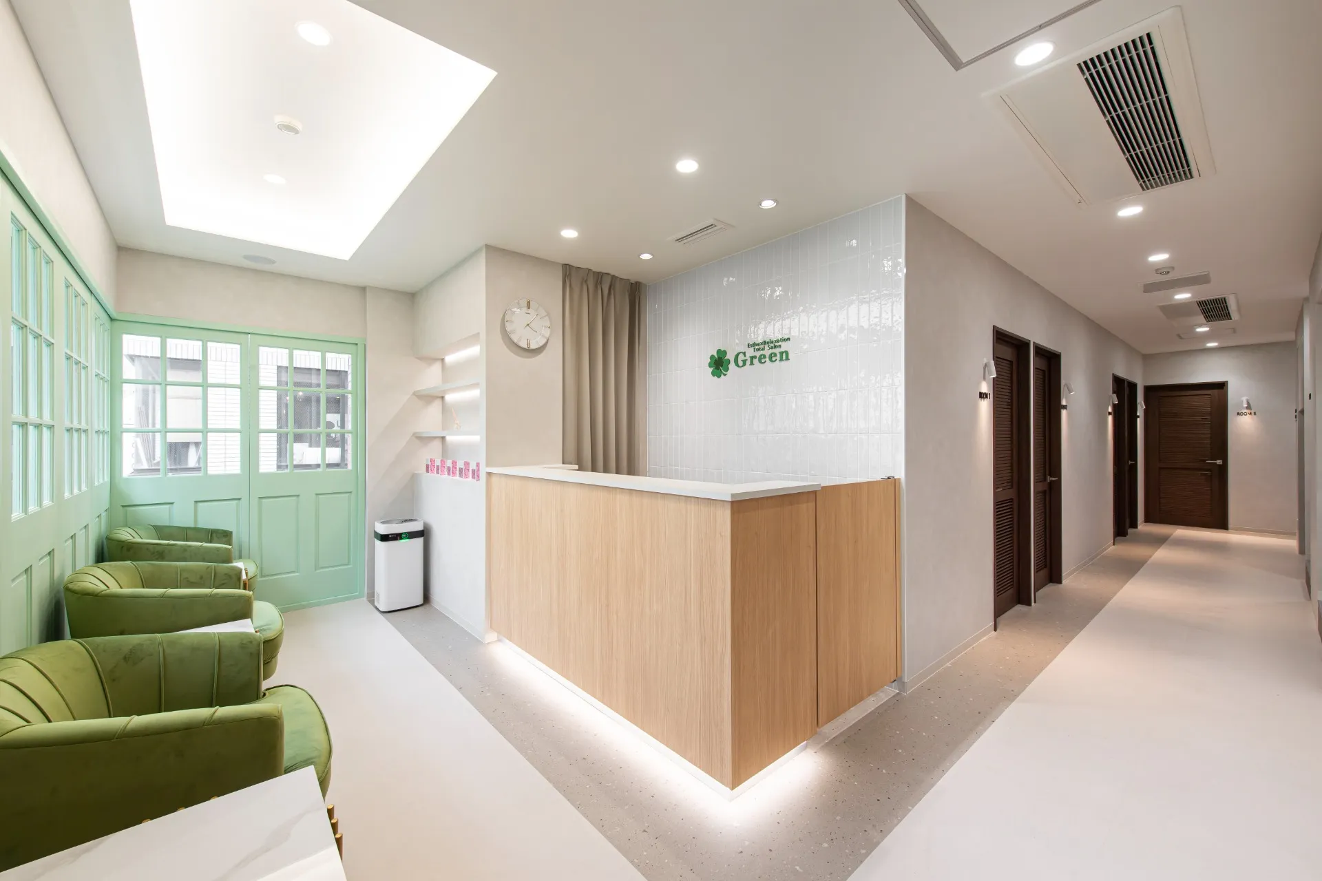 町田店　店内風景（受付）