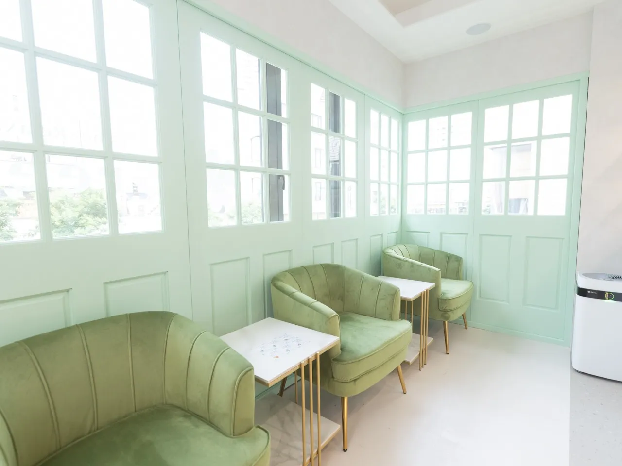 町田店　店内風景（待合室）